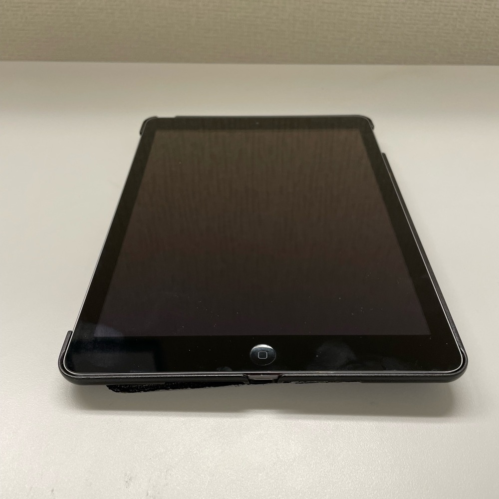 Apple iPad Air 1st Generation 16GB, Wi-Fi, 9.7 Space Gray